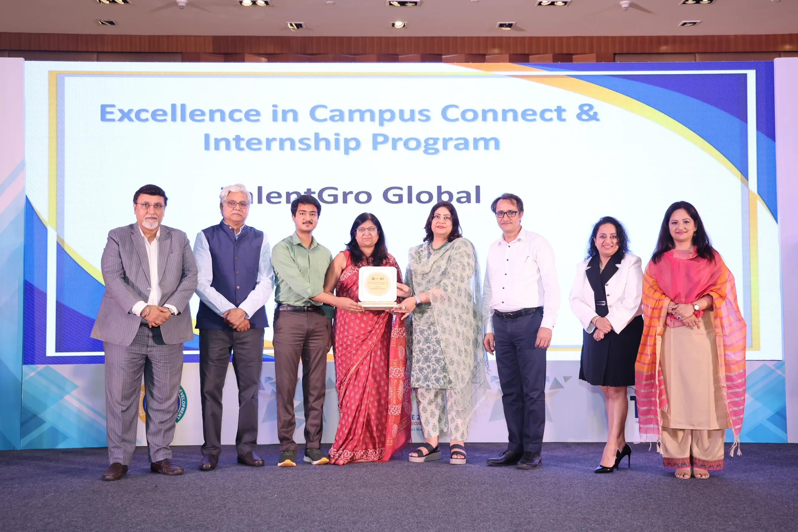 TalentGro Global Team honored by HR Excellence Award in Campus Connect and Internship Program by PHDCCI.